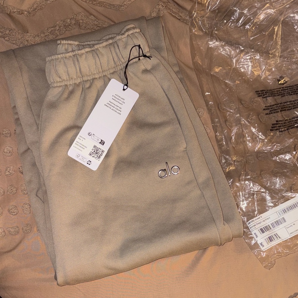 SOLD Alo Fleece Joggers in Gravel